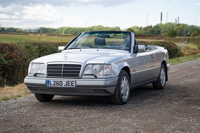 Lot 29 - 1993 Mercedes-Benz E320 Cabriolet