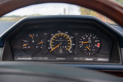 Lot 29 - 1993 Mercedes-Benz E320 Cabriolet