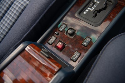 Lot 29 - 1993 Mercedes-Benz E320 Cabriolet