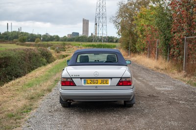 Lot 29 - 1993 Mercedes-Benz E320 Cabriolet