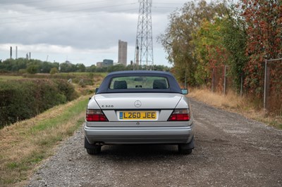 Lot 29 - 1993 Mercedes-Benz E320 Cabriolet