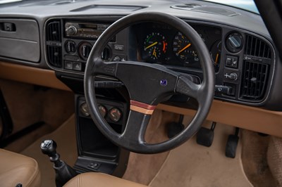 Lot 1991 Saab 900 Turbo