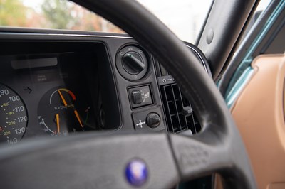 Lot 1991 Saab 900 Turbo