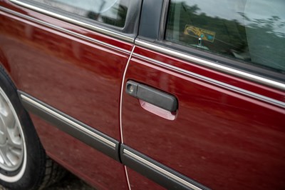 Lot 7 - 1989 Ford Thunderbird LX