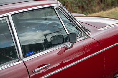 Lot 30 - 1974 MG B GT