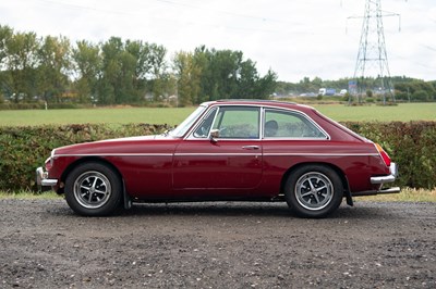 Lot 30 - 1974 MG B GT