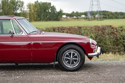 Lot 30 - 1974 MG B GT