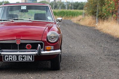 Lot 30 - 1974 MG B GT