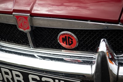 Lot 30 - 1974 MG B GT
