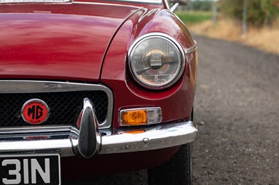 Lot 30 - 1974 MG B GT
