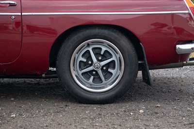Lot 30 - 1974 MG B GT