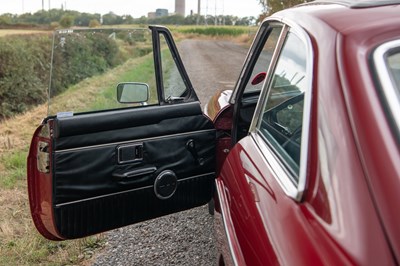 Lot 30 - 1974 MG B GT