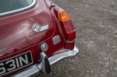 Lot 30 - 1974 MG B GT