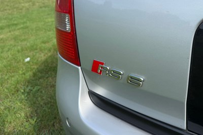 Lot 51 - 2004 Audi RS6 Avant Plus