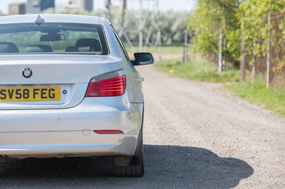 Lot 2 - 2008 BMW 540i SE