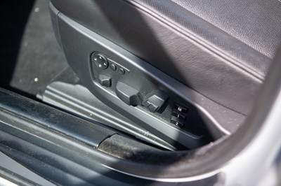 Lot 2 - 2008 BMW 540i SE