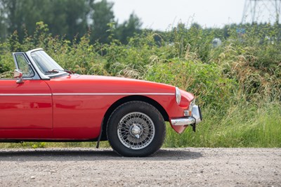 Lot 12 - 1973 MG Roadster