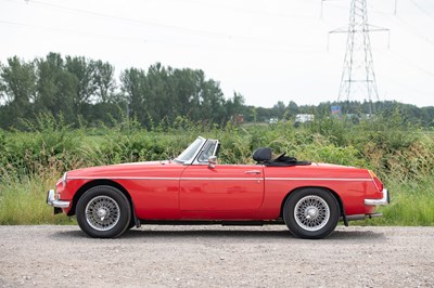Lot 12 - 1973 MG Roadster