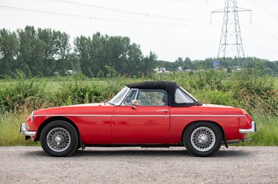 Lot 12 - 1973 MG Roadster