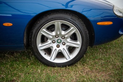 Lot 55 - 2002 Jaguar XK8 Convertible