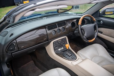 Lot 55 - 2002 Jaguar XK8 Convertible