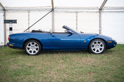 Lot 55 - 2002 Jaguar XK8 Convertible