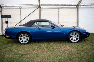 Lot 55 - 2002 Jaguar XK8 Convertible