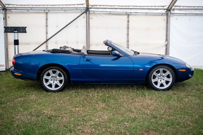 Lot 55 - 2002 Jaguar XK8 Convertible