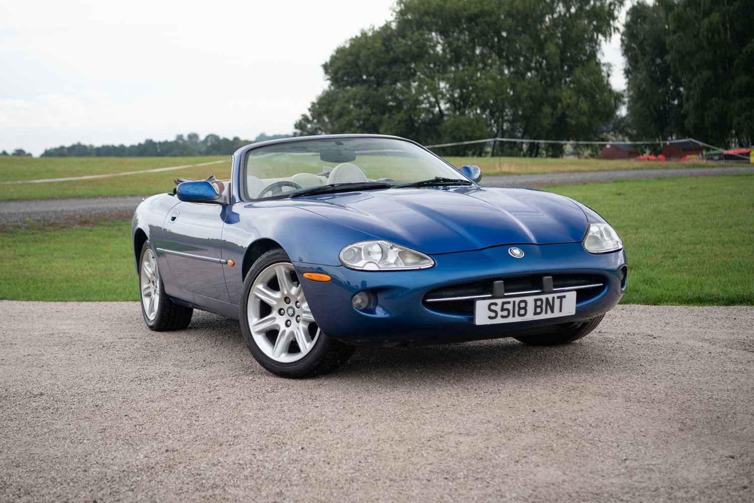 Lot 55 - 2002 Jaguar XK8 Convertible