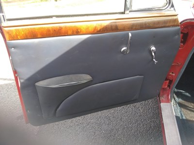 Lot 124 - 1968 Jaguar 240