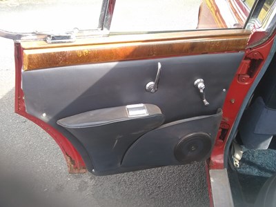 Lot 124 - 1968 Jaguar 240