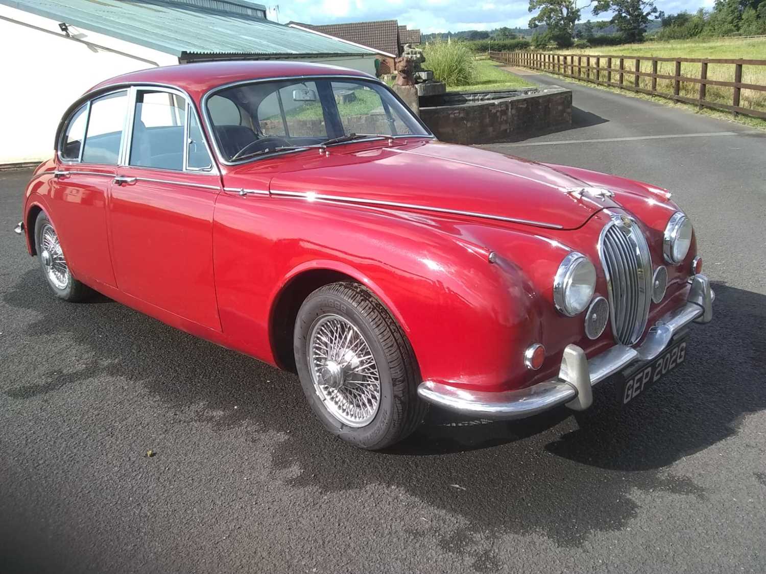 Lot 124 - 1968 Jaguar 240