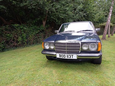Lot 130 - 1978 Mercedes-Benz 230