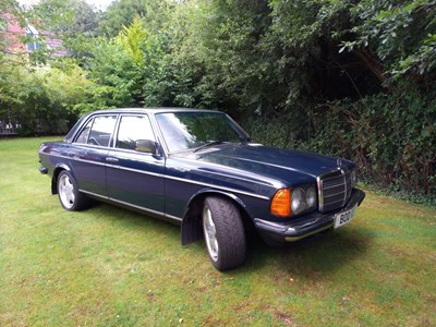 Lot 130 - 1978 Mercedes-Benz 230