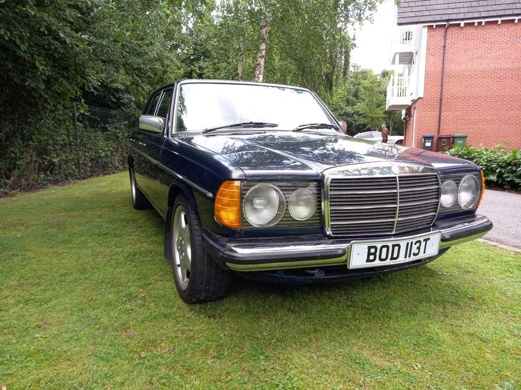 Lot 130 - 1978 Mercedes-Benz 230