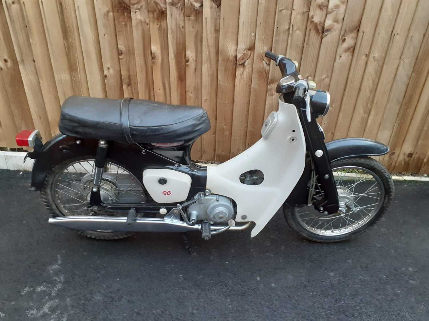 Lot 37 - 1963 Honda C100