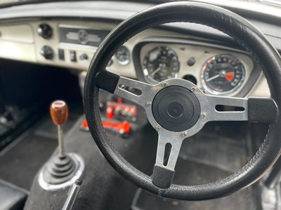 Lot 58 - 1971 MGB GT