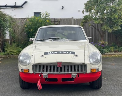 Lot 58 - 1971 MGB GT