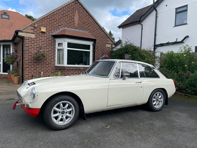Lot 58 - 1971 MGB GT