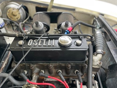 Lot 58 - 1971 MGB GT