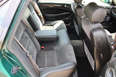 Lot 67 - 1998 Jaguar XJ Sport