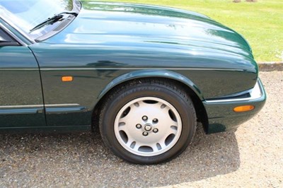 Lot 67 - 1998 Jaguar XJ Sport