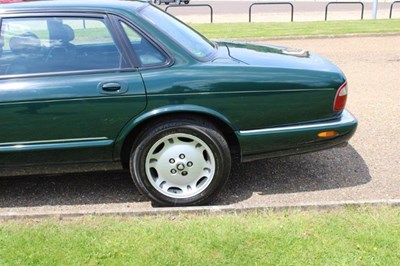 Lot 67 - 1998 Jaguar XJ Sport