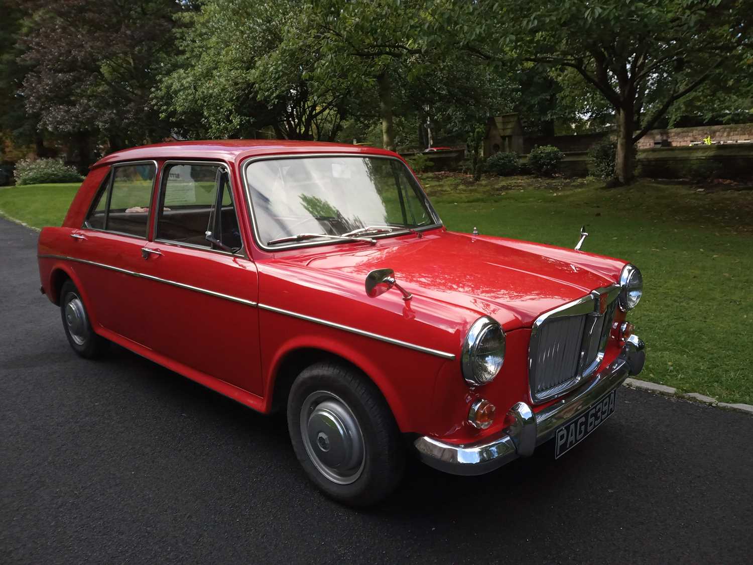 Lot 75 - 1963 MG 1100 MKI