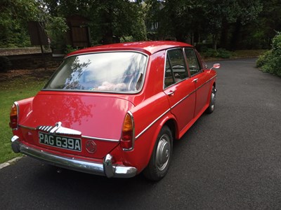 Lot 75 - 1963 MG 1100 MKI