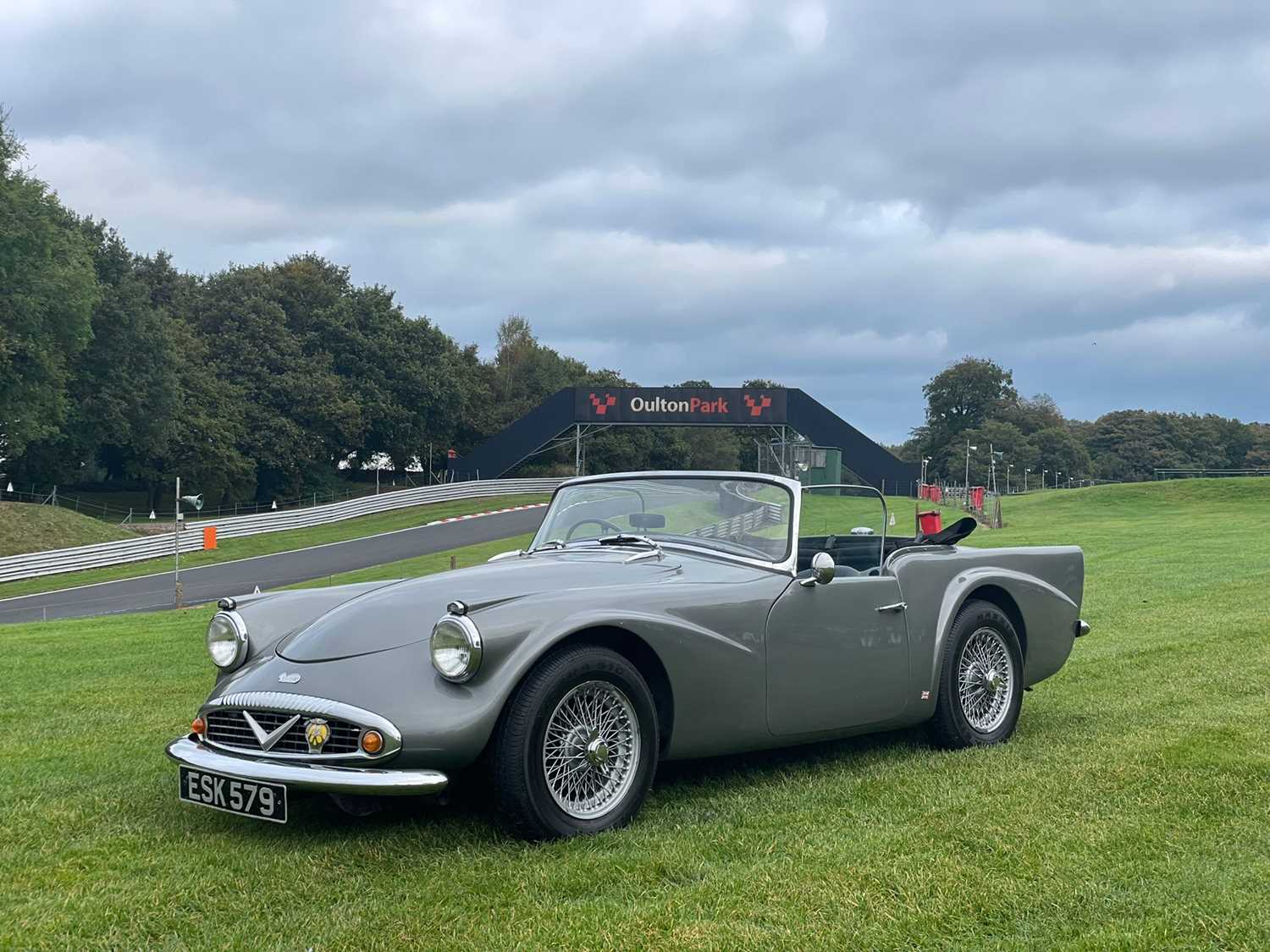 Lot 59 - 1960 Daimler SP250 'Dart'