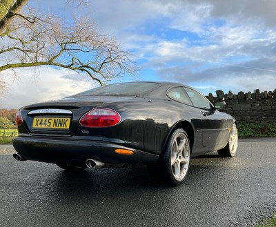 Lot 114 - 2000 Jaguar XK8 Coupe