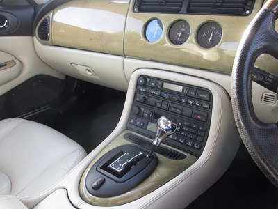 Lot 114 - 2000 Jaguar XK8 Coupe