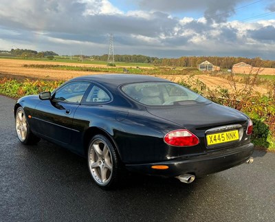 Lot 114 - 2000 Jaguar XK8 Coupe