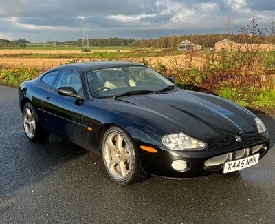 Lot 114 - 2000 Jaguar XK8 Coupe